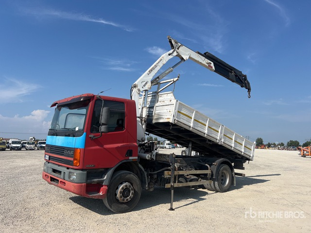 1997 DAF 65 ATI 240 Palfinger P10200L on 4x2 Dump Truck with Crane - Broyeur/ Épareuse: photos 1 1997 DAF 65 ATI 240 Palfinger P10200L on 4x2 Dump Truck with Crane - Broyeur/ Épareuse: photos 1