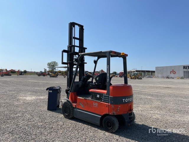 2006 Toyota 7-FBMF-30 3000 kg Electric Forklift - Chariot élévateur électrique: photos 3 2006 Toyota 7-FBMF-30 3000 kg Electric Forklift - Chariot élévateur électrique: photos 3