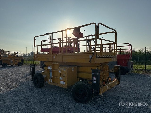 2007 Haulotte H12SX Diesel (Inoperable) Scissor Lift - Nacelle ciseaux: photos 2 2007 Haulotte H12SX Diesel (Inoperable) Scissor Lift - Nacelle ciseaux: photos 2