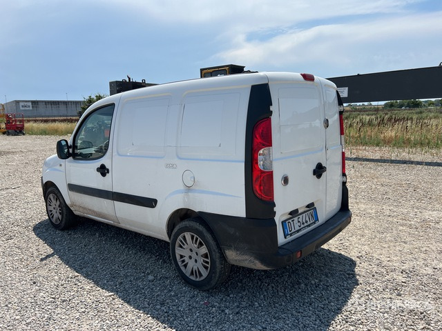 2008 Fiat Doblo (Inoperable) Van Truck - Fourgon utilitaire: photos 3 2008 Fiat Doblo (Inoperable) Van Truck - Fourgon utilitaire: photos 3