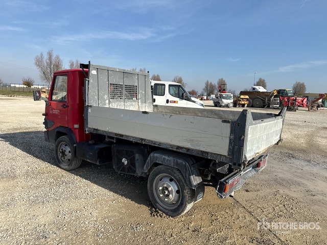 2009 Effedi Gasolone TP2 (Inoperable) Dump Truck: Light Duty - Camion benne: photos 3 2009 Effedi Gasolone TP2 (Inoperable) Dump Truck: Light Duty - Camion benne: photos 3