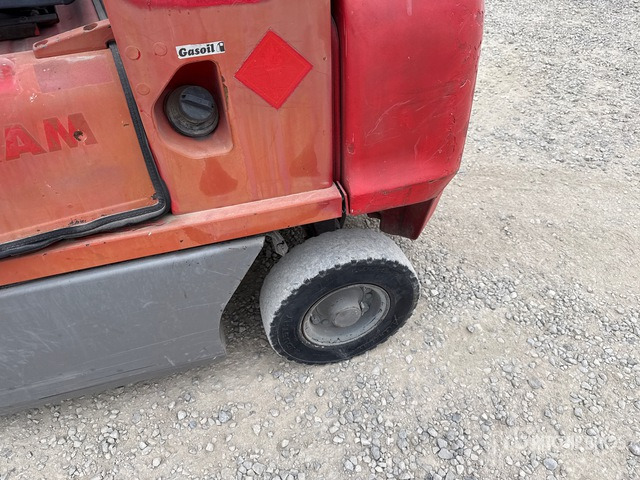 2009 Nissan Y1D2A250 2250 kg Forklift - Chariot élévateur diesel: photos 4 2009 Nissan Y1D2A250 2250 kg Forklift - Chariot élévateur diesel: photos 4