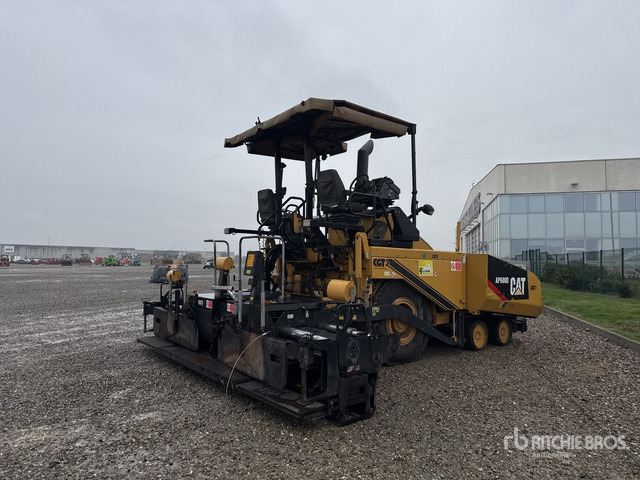 2010 Cat AP600D Wheel Asphalt Paver - Finisseur: photos 4 2010 Cat AP600D Wheel Asphalt Paver - Finisseur: photos 4