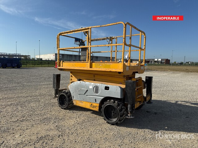 2011 Haulotte Compact12DX (Inoperable) Scissor Lift - Nacelle ciseaux: photos 1 2011 Haulotte Compact12DX (Inoperable) Scissor Lift - Nacelle ciseaux: photos 1