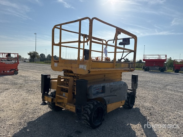 2011 Haulotte Compact12DX (Inoperable) Scissor Lift - Nacelle ciseaux: photos 4 2011 Haulotte Compact12DX (Inoperable) Scissor Lift - Nacelle ciseaux: photos 4
