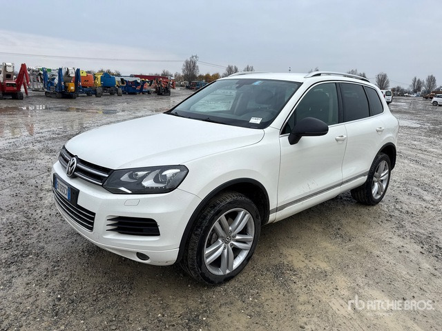 2011 Volkswagen Touareg SUV - SUV: photos 1 2011 Volkswagen Touareg SUV - SUV: photos 1