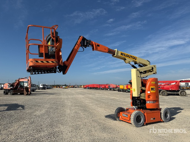 2012 JLG E300 AJP Electric Articulating Boom Lift - Nacelle articulée: photos 2 2012 JLG E300 AJP Electric Articulating Boom Lift - Nacelle articulée: photos 2