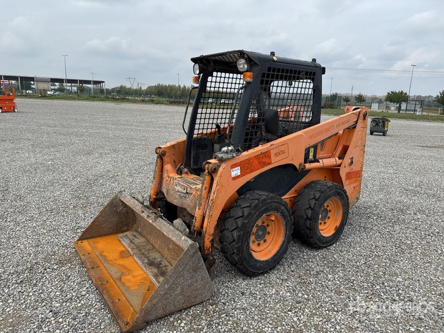2012 Komatsu SK714-2 High Flow Skid Steer Loader - Mini chargeuse: photos 2 2012 Komatsu SK714-2 High Flow Skid Steer Loader - Mini chargeuse: photos 2