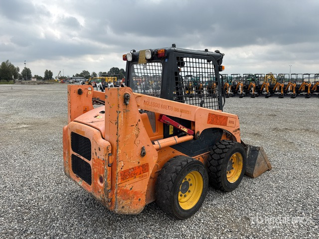 2012 Komatsu SK714-2 High Flow Skid Steer Loader - Mini chargeuse: photos 3 2012 Komatsu SK714-2 High Flow Skid Steer Loader - Mini chargeuse: photos 3