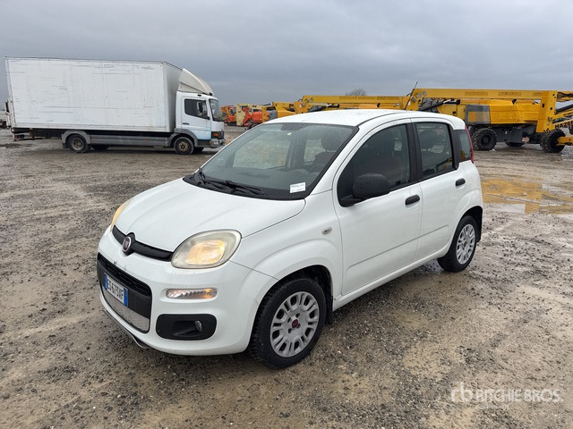 2013 Fiat Panda Automobile - Voiture: photos 1 2013 Fiat Panda Automobile - Voiture: photos 1