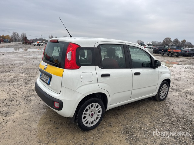 2013 Fiat Panda Automobile - Voiture: photos 3 2013 Fiat Panda Automobile - Voiture: photos 3