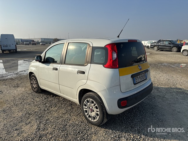 2013 Fiat Panda Automobile - Voiture: photos 2 2013 Fiat Panda Automobile - Voiture: photos 2