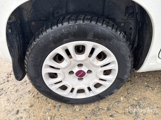 2013 Fiat Panda Automobile - Voiture: photos 4 2013 Fiat Panda Automobile - Voiture: photos 4