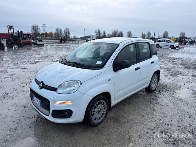 2013 Fiat Panda Automobile - Voiture: photos 1 2013 Fiat Panda Automobile - Voiture: photos 1