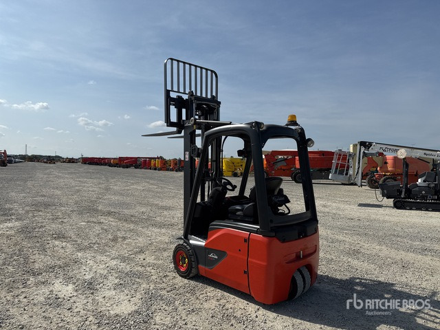 2014 Linde E15-02 1500 kg Electric Forklift - Chariot élévateur électrique: photos 3 2014 Linde E15-02 1500 kg Electric Forklift - Chariot élévateur électrique: photos 3