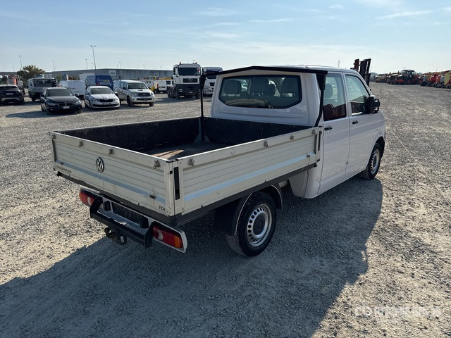 2014 Volkswagen Transporter Crew Cab Flatbed Truck - Utilitaire plateau: photos 4 2014 Volkswagen Transporter Crew Cab Flatbed Truck - Utilitaire plateau: photos 4