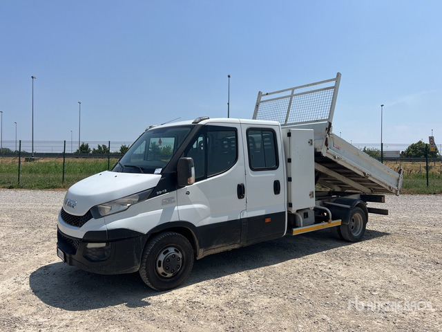 2015 Iveco Daily 35C13 Crew Cab Dump Truck: Light Duty - Utilitaire benne: photos 2 2015 Iveco Daily 35C13 Crew Cab Dump Truck: Light Duty - Utilitaire benne: photos 2
