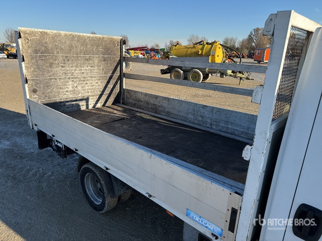 2016 Iveco Daily 35-110 Flatbed Truck - Camion plateau: photos 5 2016 Iveco Daily 35-110 Flatbed Truck - Camion plateau: photos 5