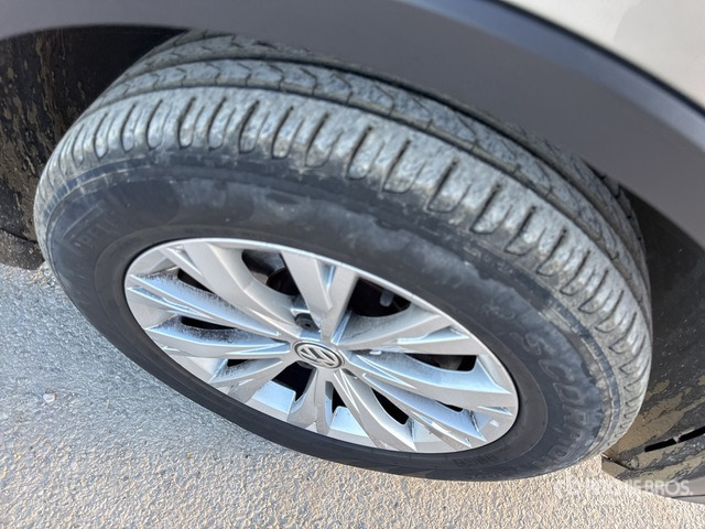 2016 Volkswagen Tiguan SUV - SUV: photos 5 2016 Volkswagen Tiguan SUV - SUV: photos 5