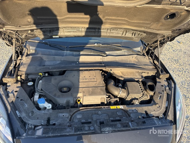 2018 Jaguar E Pace 2.0D I4 R-DYNAMIC SE 4WD 240CV SUV - SUV: photos 5 2018 Jaguar E Pace 2.0D I4 R-DYNAMIC SE 4WD 240CV SUV - SUV: photos 5