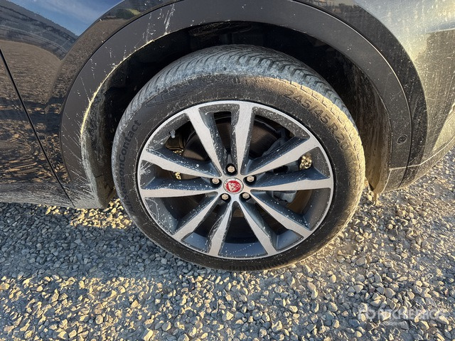 2018 Jaguar E Pace 2.0D I4 R-DYNAMIC SE 4WD 240CV SUV - SUV: photos 4 2018 Jaguar E Pace 2.0D I4 R-DYNAMIC SE 4WD 240CV SUV - SUV: photos 4