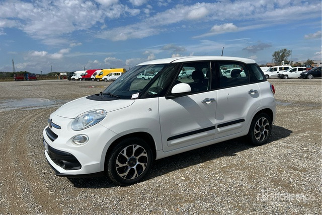 2019 Fiat 500L 1.3 MTJ BUSINESS DUALOGIC 95CV AUTO Automobile - Voiture: photos 3 2019 Fiat 500L 1.3 MTJ BUSINESS DUALOGIC 95CV AUTO Automobile - Voiture: photos 3