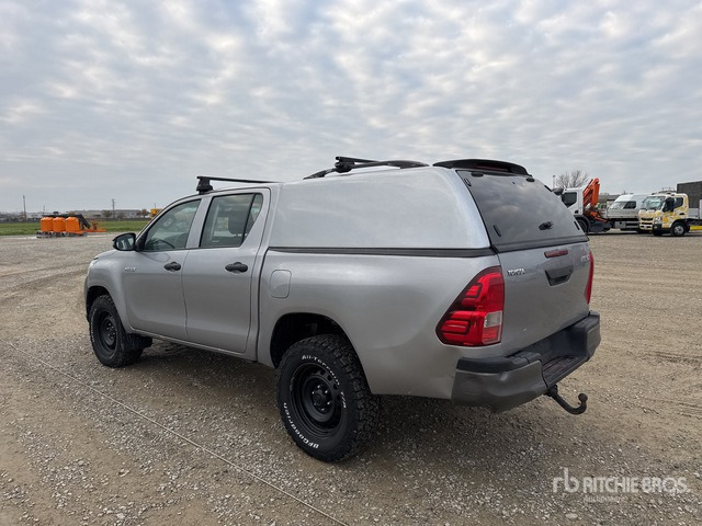 2019 Toyota Hilux Crew Cab Pickup - Pick-up: photos 2 2019 Toyota Hilux Crew Cab Pickup - Pick-up: photos 2