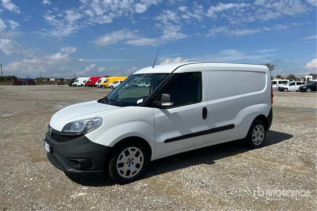 2020 Fiat Doblo CARGO MAXI 1.6 MJET 120CV LOUNGE Van Truck - Fourgon utilitaire: photos 2 2020 Fiat Doblo CARGO MAXI 1.6 MJET 120CV LOUNGE Van Truck - Fourgon utilitaire: photos 2