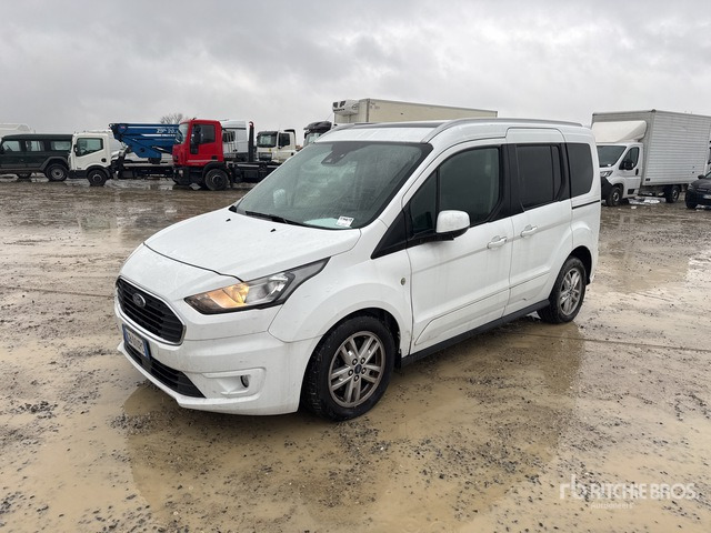 2020 Ford Tourneo CONNECT 1.5 TDCI 120CV TITANIUM ... Van Truck - Camion fourgon: photos 1 2020 Ford Tourneo CONNECT 1.5 TDCI 120CV TITANIUM ... Van Truck - Camion fourgon: photos 1