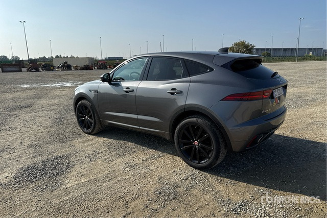 2020 Jaguar E Pace 2.0D I4 CHEQUERED FLAG AUTO 4WD SUV - SUV: photos 2 2020 Jaguar E Pace 2.0D I4 CHEQUERED FLAG AUTO 4WD SUV - SUV: photos 2