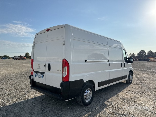 2020 Peugeot Boxer 333 L3H2 2.2 BLUEHDU 140CV S&S Van Truck - Fourgon utilitaire: photos 4 2020 Peugeot Boxer 333 L3H2 2.2 BLUEHDU 140CV S&S Van Truck - Fourgon utilitaire: photos 4