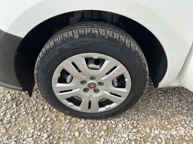 2021 Fiat Doblo CARGO CH1 LOUNGE 1.3 MJET 95CV ... Van Truck - Fourgon utilitaire: photos 5 2021 Fiat Doblo CARGO CH1 LOUNGE 1.3 MJET 95CV ... Van Truck - Fourgon utilitaire: photos 5