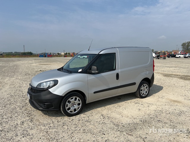 2021 Fiat Doblo CARGO CH1 LOUNGE 1.6 MJET 120CV ... Van Truck - Fourgon utilitaire: photos 3 2021 Fiat Doblo CARGO CH1 LOUNGE 1.6 MJET 120CV ... Van Truck - Fourgon utilitaire: photos 3