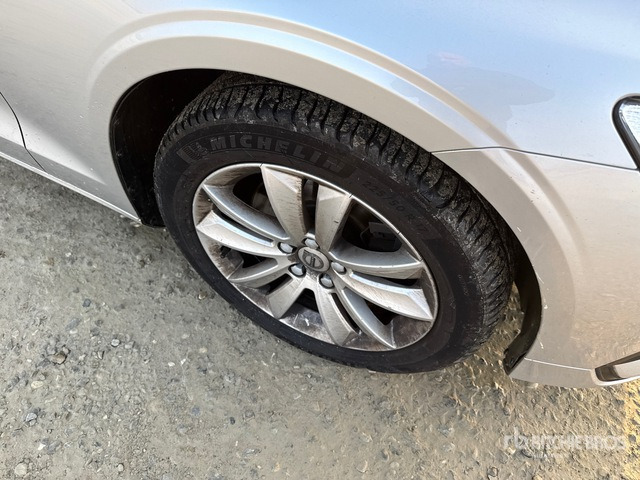 2021 Volvo V60 SW B4 D AUTOM. MOMENTUM BUSINESS Station Wagon - Voiture break: photos 5 2021 Volvo V60 SW B4 D AUTOM. MOMENTUM BUSINESS Station Wagon - Voiture break: photos 5