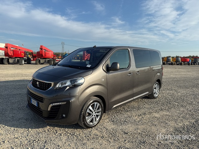 2024 Peugeot Traveller 8-Seat 2.0 BLUEHDI S&S Allure S ... Bus - Minibus, Transport de personnes: photos 1 2024 Peugeot Traveller 8-Seat 2.0 BLUEHDI S&S Allure S ... Bus - Minibus, Transport de personnes: photos 1