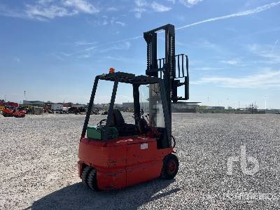 LINDE E20 2000 kg - Chariot élévateur électrique: photos 3 LINDE E20 2000 kg - Chariot élévateur électrique: photos 3