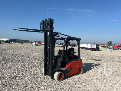 LINDE E20P 2000 kg - Chariot élévateur électrique: photos 1 LINDE E20P 2000 kg - Chariot élévateur électrique: photos 1