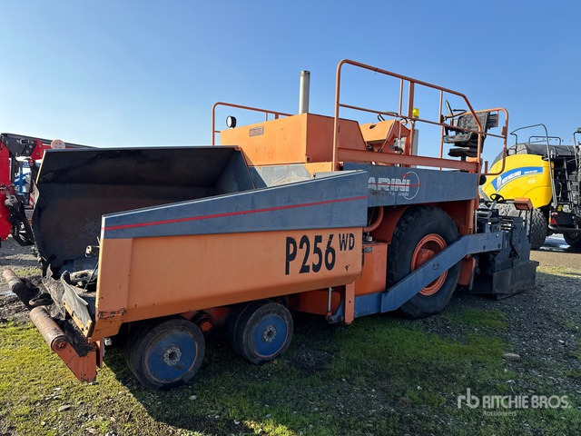 Marini P256 Asphalt Paver - Finisseur: photos 1 Marini P256 Asphalt Paver - Finisseur: photos 1