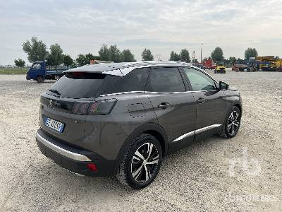 PEUGEOT 3008 Hybrid4 300 E-EAT8 GT-Line - Voiture: photos 3 PEUGEOT 3008 Hybrid4 300 E-EAT8 GT-Line - Voiture: photos 3