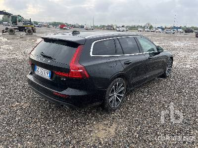 VOLVO V60 SW D3 AUTO MOMENTUM BUSINESS PRO N1 - Voiture: photos 3 VOLVO V60 SW D3 AUTO MOMENTUM BUSINESS PRO N1 - Voiture: photos 3
