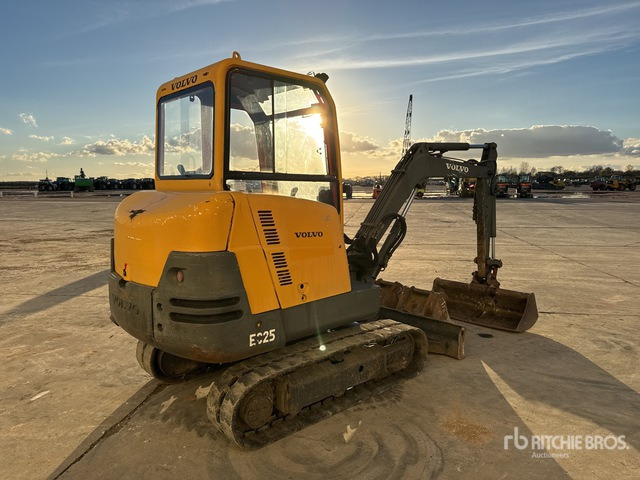 2001 Volvo 281 Mini-Pelle Mini Excavator: <6.6t - Mini pelle: photos 3 2001 Volvo 281 Mini-Pelle Mini Excavator: <6.6t - Mini pelle: photos 3