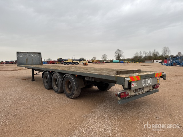 2002 GT General Trailers Tri/A Semi-Remorque Plateau 3 E ... Flatbed Trailer - Remorque plateau: photos 2 2002 GT General Trailers Tri/A Semi-Remorque Plateau 3 E ... Flatbed Trailer - Remorque plateau: photos 2