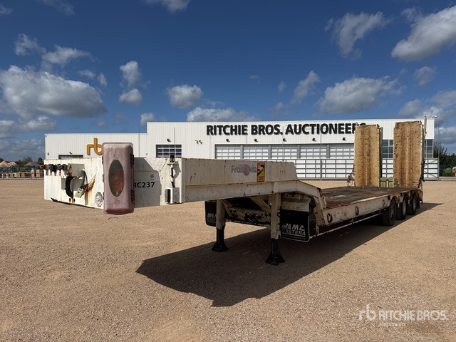 2007 Castera 3SS34T Tri/A Semi-Remorque Porte-Engin ... Lowboy Trailer - Semi-remorque surbaissé: photos 2 2007 Castera 3SS34T Tri/A Semi-Remorque Porte-Engin ... Lowboy Trailer - Semi-remorque surbaissé: photos 2