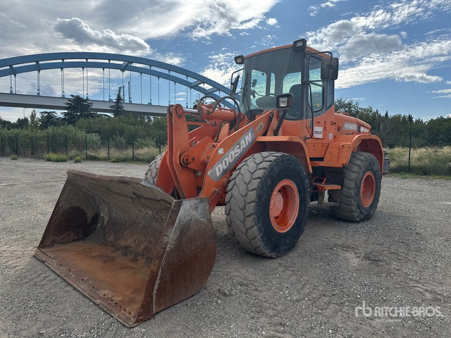 2011 Doosan DL200 Chargeuse Sur Pneus Wheel Loader - Chargeuse sur pneus: photos 1 2011 Doosan DL200 Chargeuse Sur Pneus Wheel Loader - Chargeuse sur pneus: photos 1