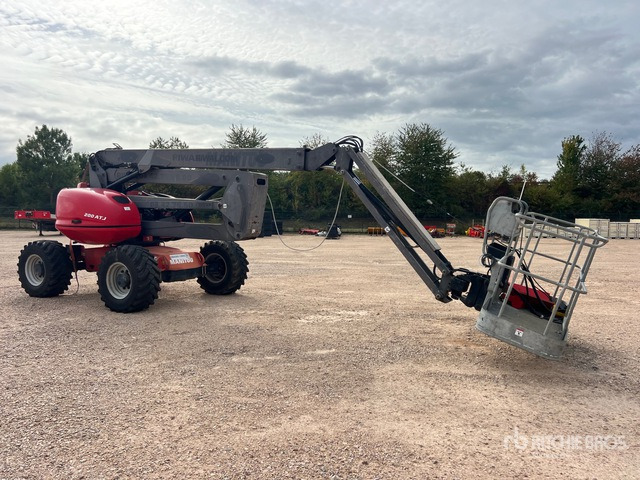 2012 Manitou 200ATJ 4WD Nacelle Articulee (Inoperable) Articulating Boom Lift - Nacelle articulée: photos 3 2012 Manitou 200ATJ 4WD Nacelle Articulee (Inoperable) Articulating Boom Lift - Nacelle articulée: photos 3