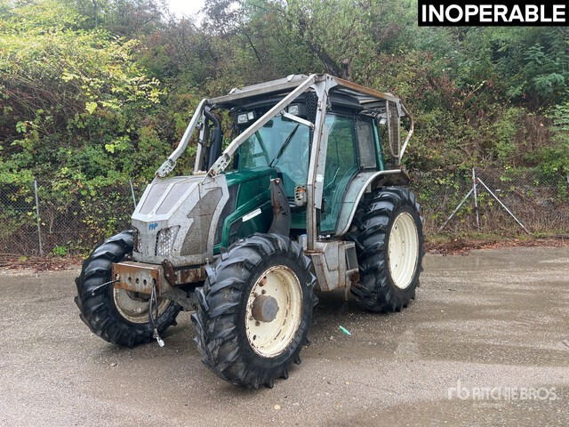2013 Valtra N143 4x4 Tracteur Forestier (Inoperable) 4WD Tractor - Tracteur agricole: photos 2 2013 Valtra N143 4x4 Tracteur Forestier (Inoperable) 4WD Tractor - Tracteur agricole: photos 2