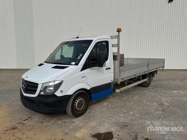 2014 Mercedes-Benz Sprinter 4x2 Camion Plateau Flatbed Truck - Utilitaire plateau: photos 1 2014 Mercedes-Benz Sprinter 4x2 Camion Plateau Flatbed Truck - Utilitaire plateau: photos 1