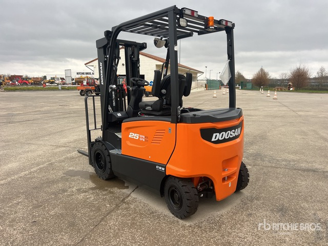 2023 Doosan B25X-7 PLUS 2500 kg Chariot Elevateur Elect ... Electric Forklift - Chariot élévateur électrique: photos 4 2023 Doosan B25X-7 PLUS 2500 kg Chariot Elevateur Elect ... Electric Forklift - Chariot élévateur électrique: photos 4
