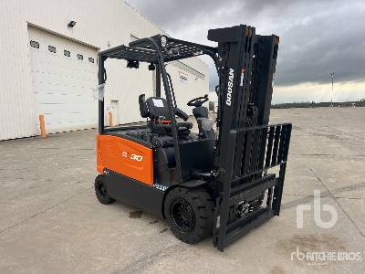 DOOSAN B30X-7 PLUS 3000 kg (Unused) - Chariot élévateur électrique: photos 4 DOOSAN B30X-7 PLUS 3000 kg (Unused) - Chariot élévateur électrique: photos 4