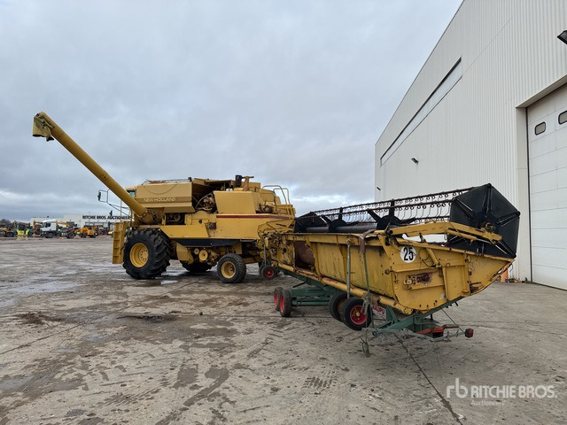 New Holland TF46 Combine Harvester - Moissonneuse-batteuse: photos 2 New Holland TF46 Combine Harvester - Moissonneuse-batteuse: photos 2